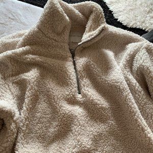 American Eagle Fluffy Pullover